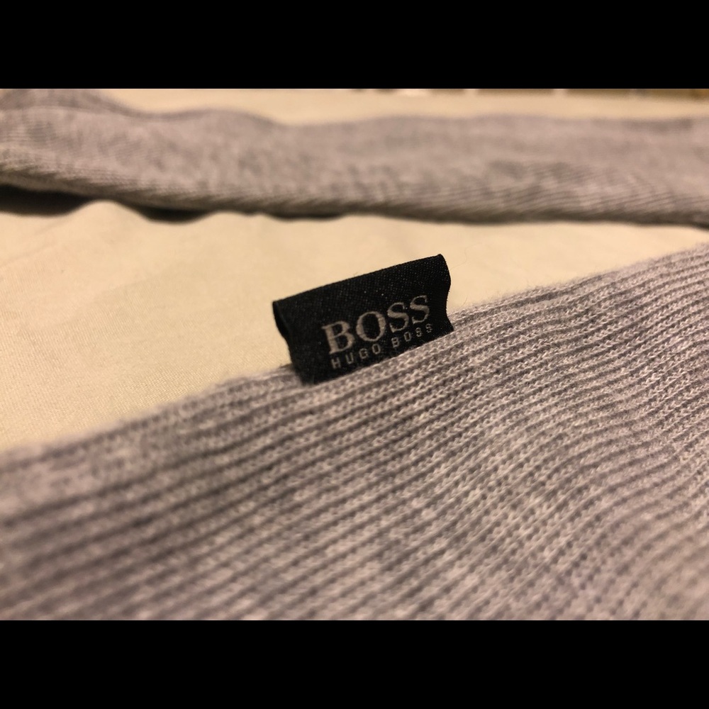 Hugo Boss Sweater - Picture 2 of 4